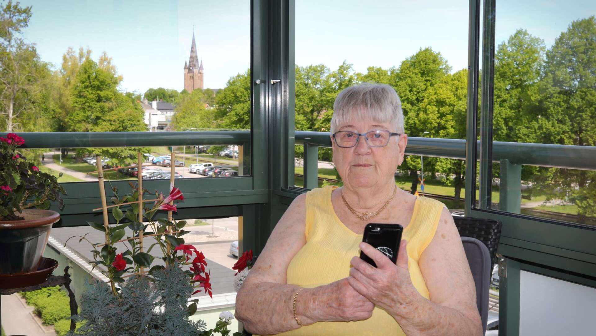 Margit Holmén, 88, fick under torsdagen ett samtal från en telefonbedragare, men agerade smart och gick inte på något. 