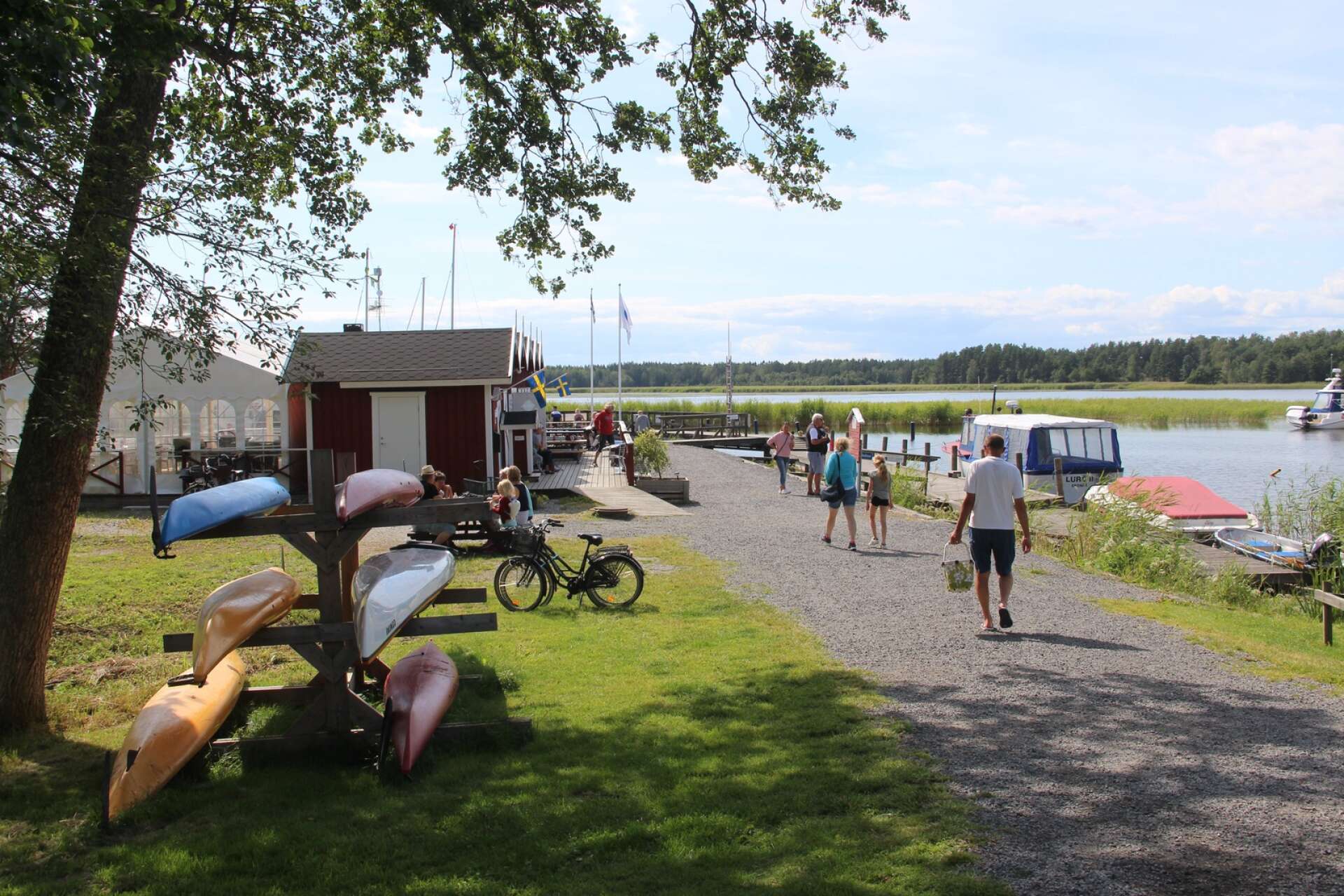 Campinggäster och båtgäster som spenderar sommaren på Ekenäs camping och gästhamn. Arkivbild.