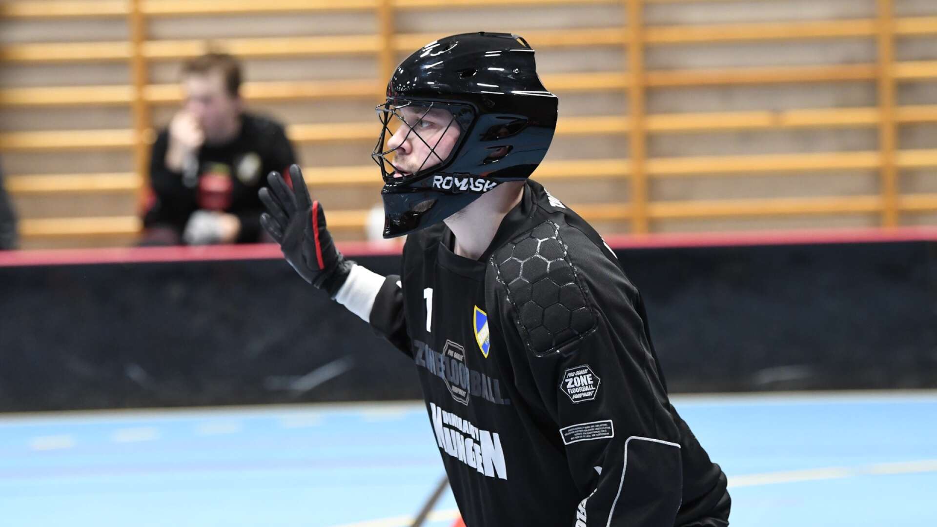 Niklas Wilhelmssons Dottevik gick kort på manskap och förlorade till slut borta mot Hälsinggården.