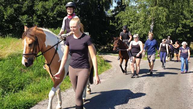 Helena Karlsson från Leksand red på hästen Sigurd. Emelie Lund ledde under ritten.