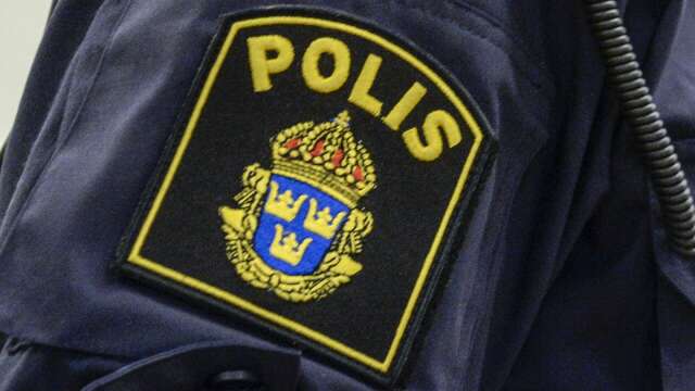 Polisen genomsökte en bil i Bengtsfors under söndagskvällen och hittade en yxa. Föraren misstänks för brott mot knivlagen.