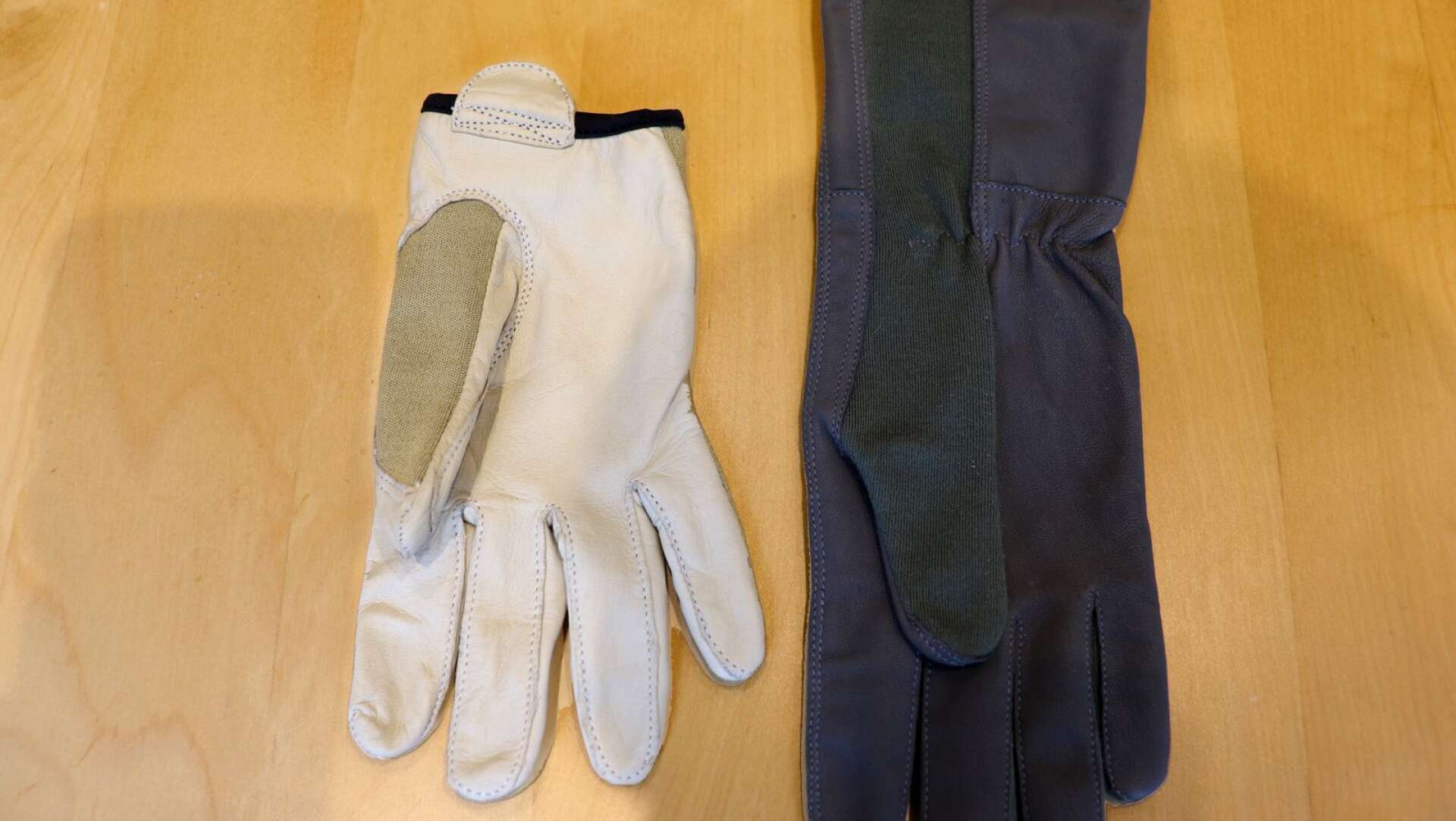 Granqvists i Hynboholm tillverkar och säljer bland annat handskar till militär personal.