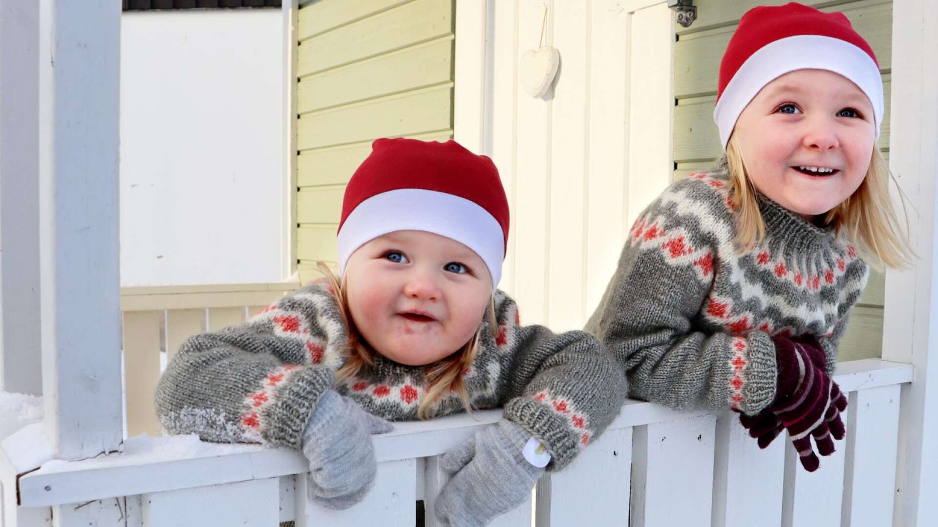 HT:s tomtenissor Edith och Lilly Björnberg ser fram emot julafton.