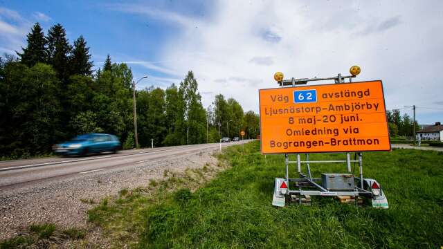 Väg 62 mellan Ljusnästorp och Ambjörby är avstängd på grund av vägarbete.