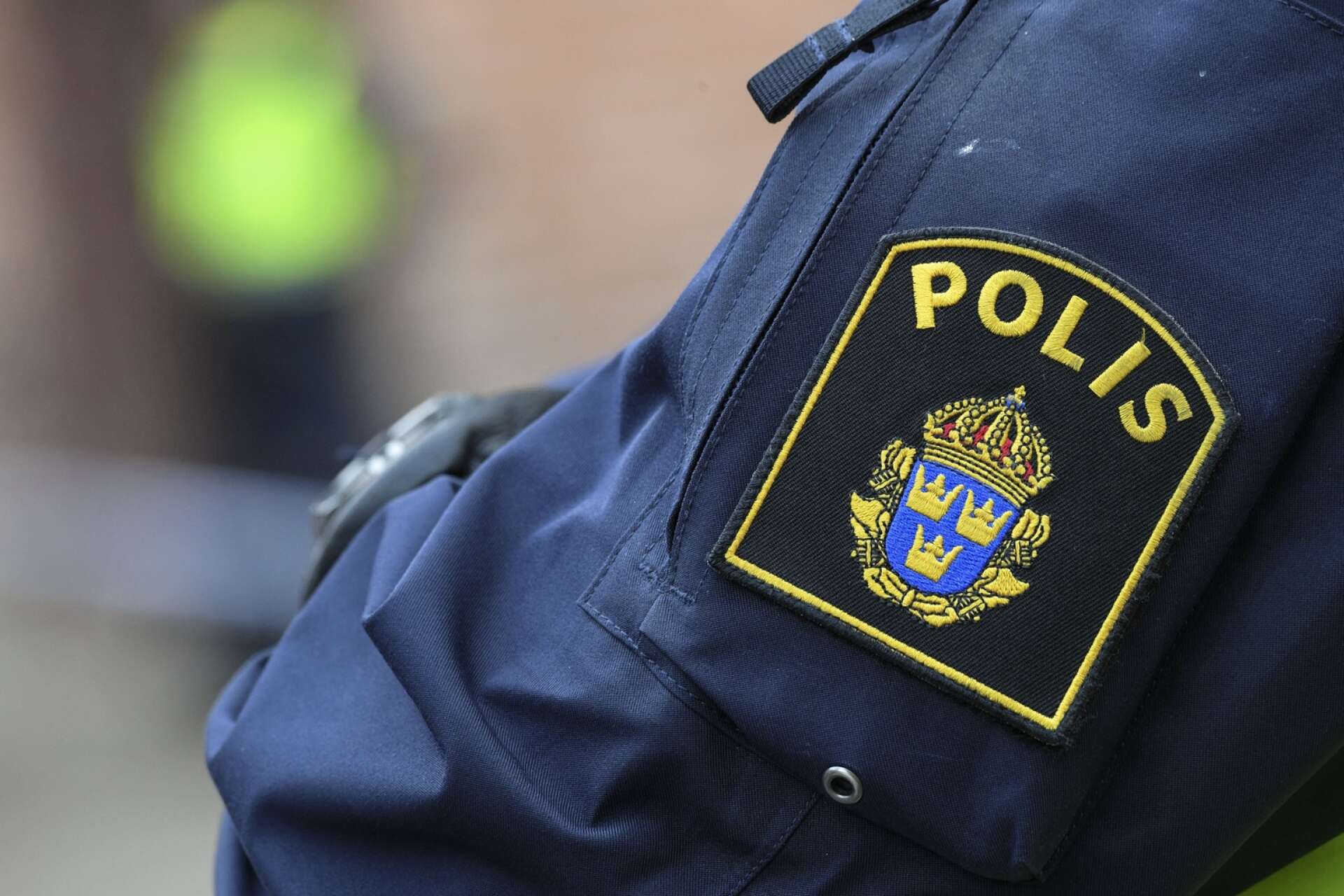 Polis fanns på plats under flera timmar under måndagen på Kungsgatan i Åmål.