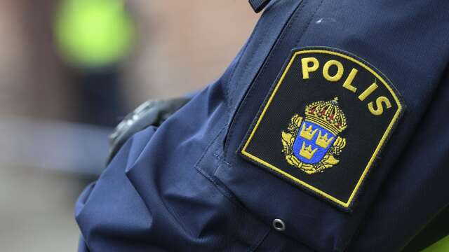 En man i Filipstad har polisanmälts misstänkt för ofredande av en flicka och hennes mamma.