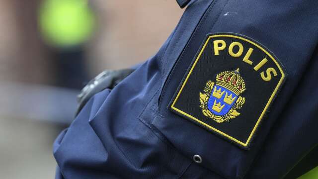 Polis fanns på plats under flera timmar under måndagen på Kungsgatan i Åmål.