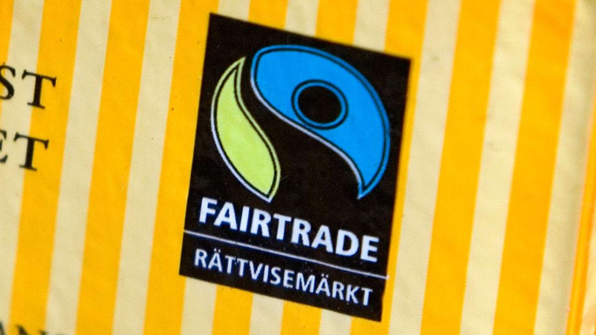 Flera studier har visat att Fairtrade gör positiv skillnad för odlare och anställda i olika länder, skriver Mathias Lindquist, Monika Bubholz, Maria Norell och Ulrika Simonsson.