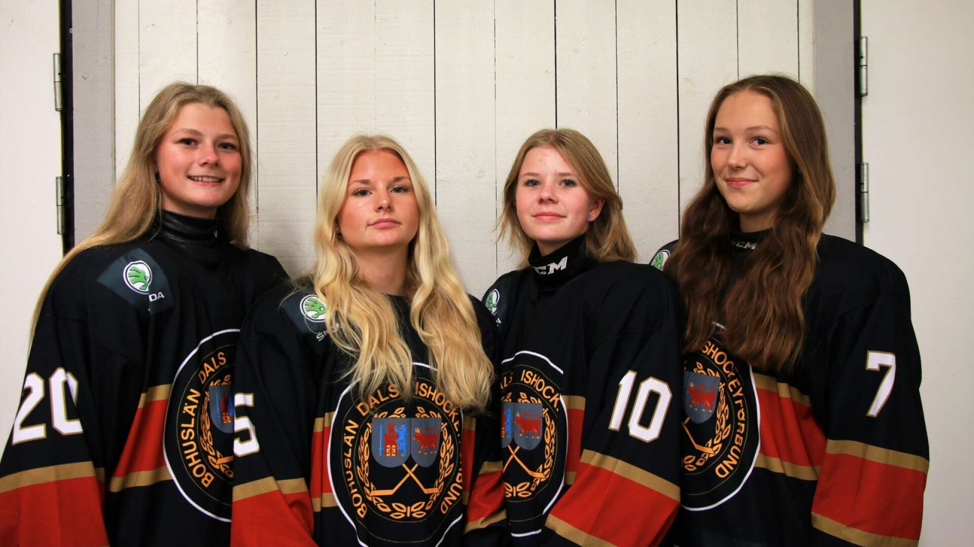 Åmålstjejerna Alice Nilsson, Elisa Åhl, Smilla Johansson och Ella Nyström är uttagna i Bohuslän-Dals distriktslag i kvalet till Tv-pucken som under helgen avgörs i Stenungsund.