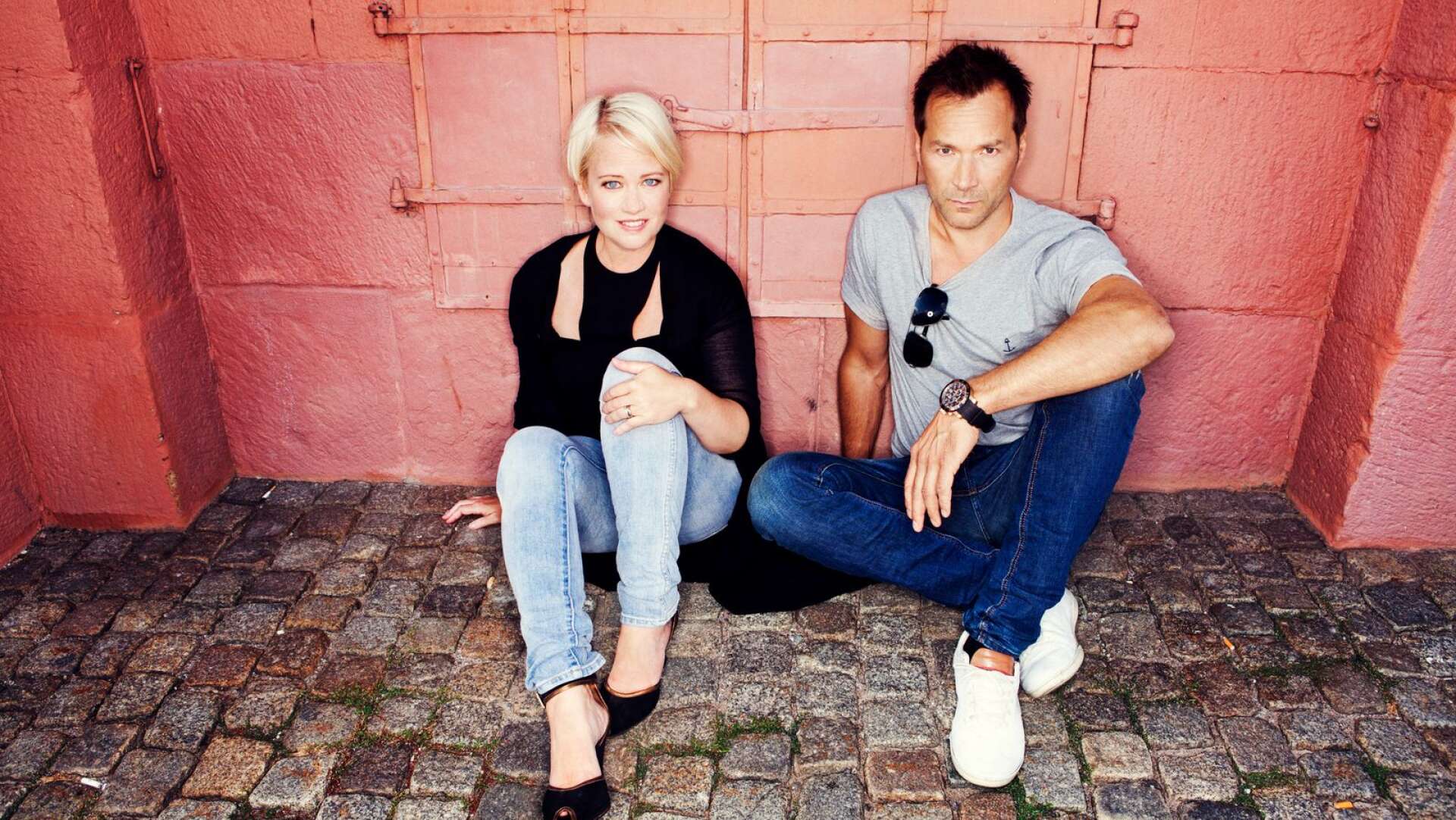 Annika Thörnquist och Per Lidén i Da Buzz är en av akterna på 90-tals galan.