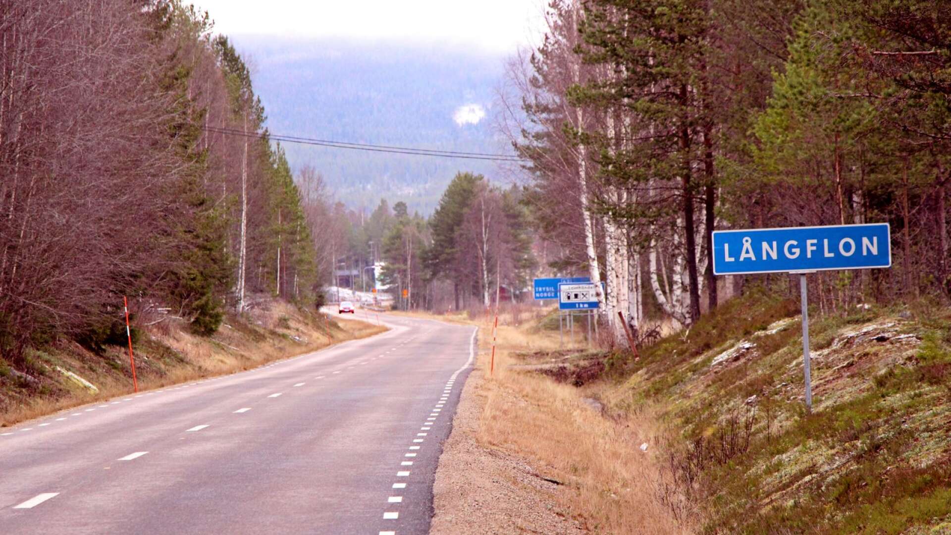 Långflon är Värmlands nordligaste by, precis på gränsen mot Norge, med en handfull invånare.