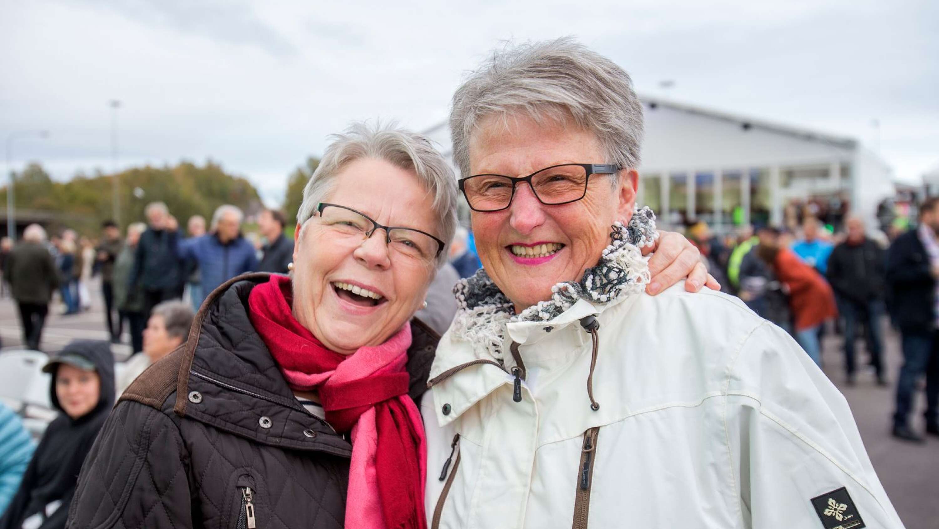 Sabine Busch, 60 och Agneta Axelsson, 69, från Vålberg.
