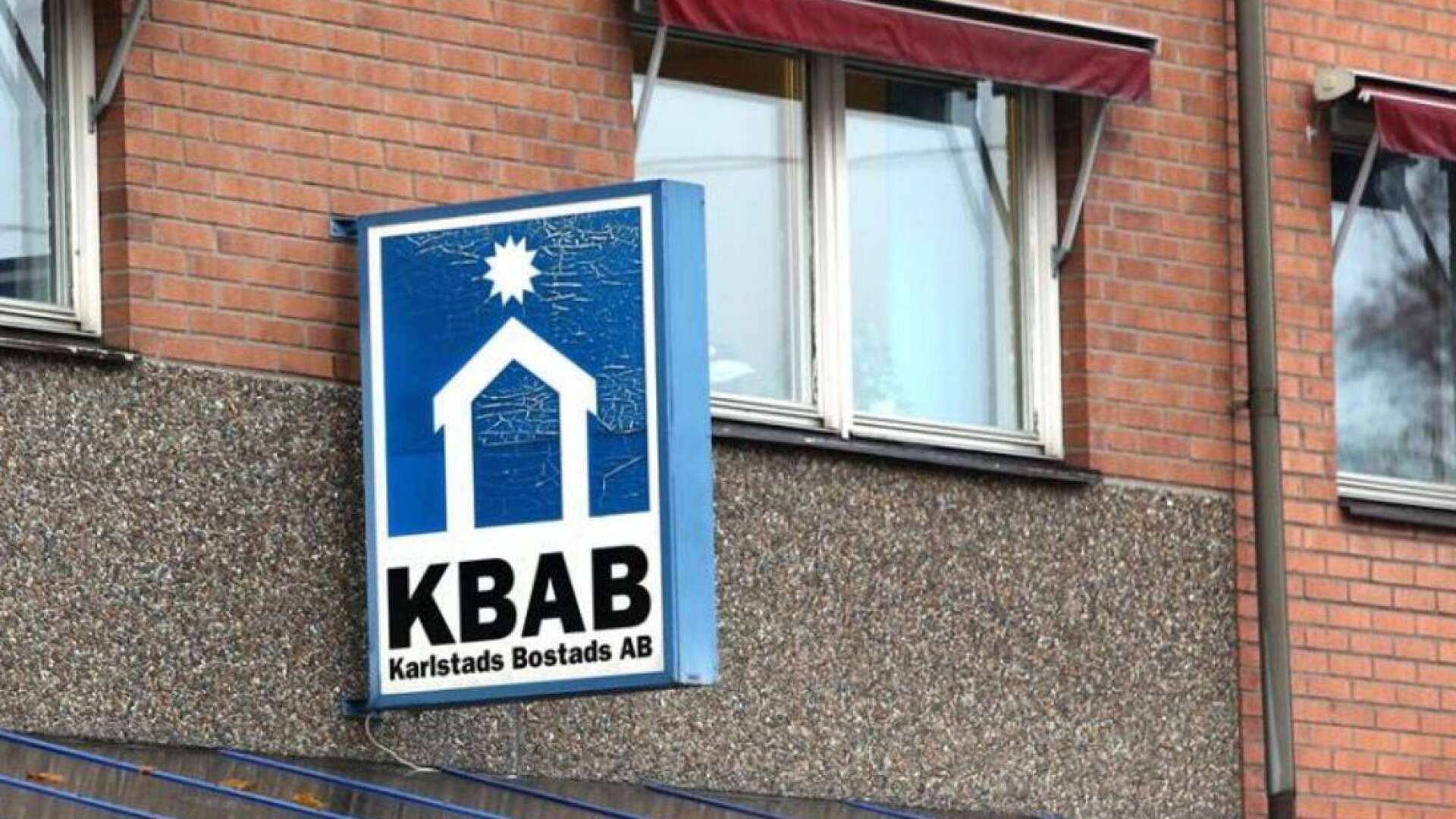 KBAB höjde PRO:s hyra för en källarlokal från 0 till över 3000 kronor i månaden. Samtidigt som lokalen inte kunde användas på grund av pandemin. 