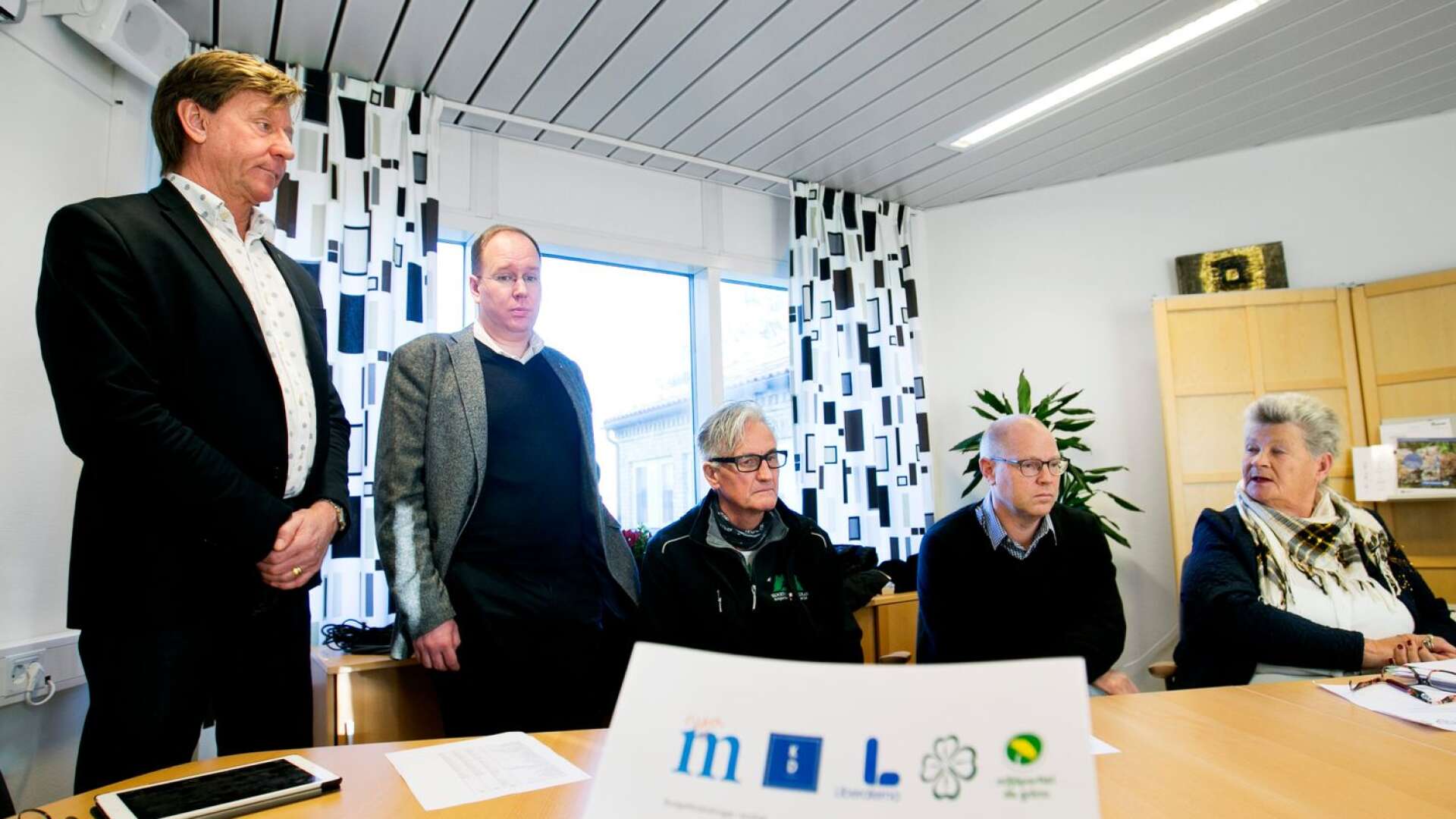 Rekordskattehöjarna på Hammarö: Bosse Henriksson (M), Peter Johansson (L), Jens Meyer (MP), Mattias Joelsson (KD) och Margaretha Ivarsson (C).