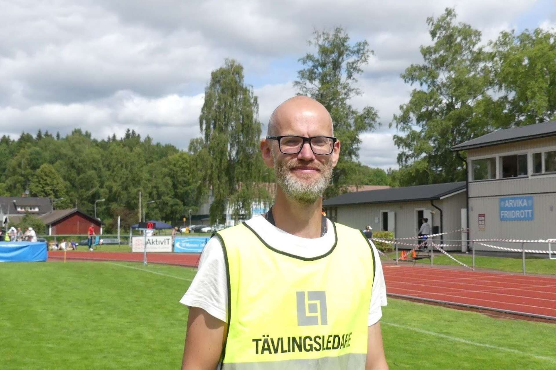 Tävlingsledaren Erik Ljunggren. 