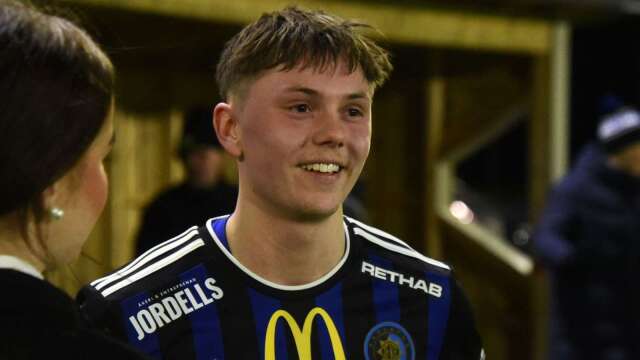 Samuel Nielsen gjorde fyra mål när Karlstad Fotboll vann kvartsfinalen i DM.