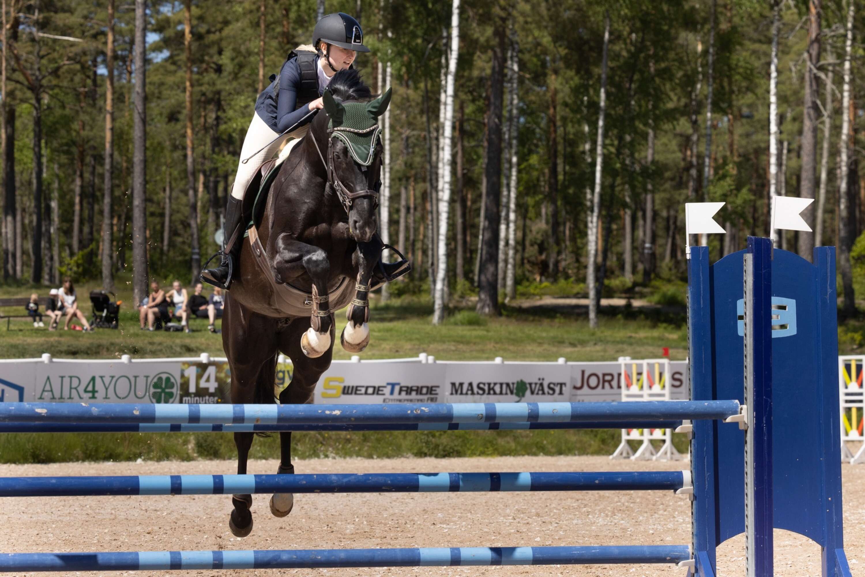 Linnea Söderkvist med Darwin NL (SWB) från Equality Riders blev fyra i hästklassen 1,10.