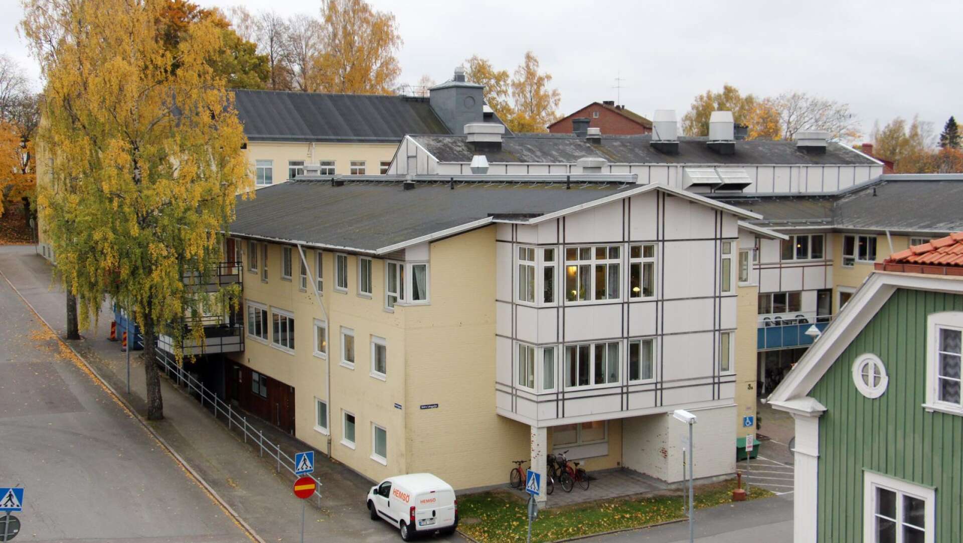 Åmåls öppenpsykiatriska mottagning ligger på Ekbacken, men det finns ett tjänsteförslag i Nu-sjukvården om att flytta över till Bäckefors.
