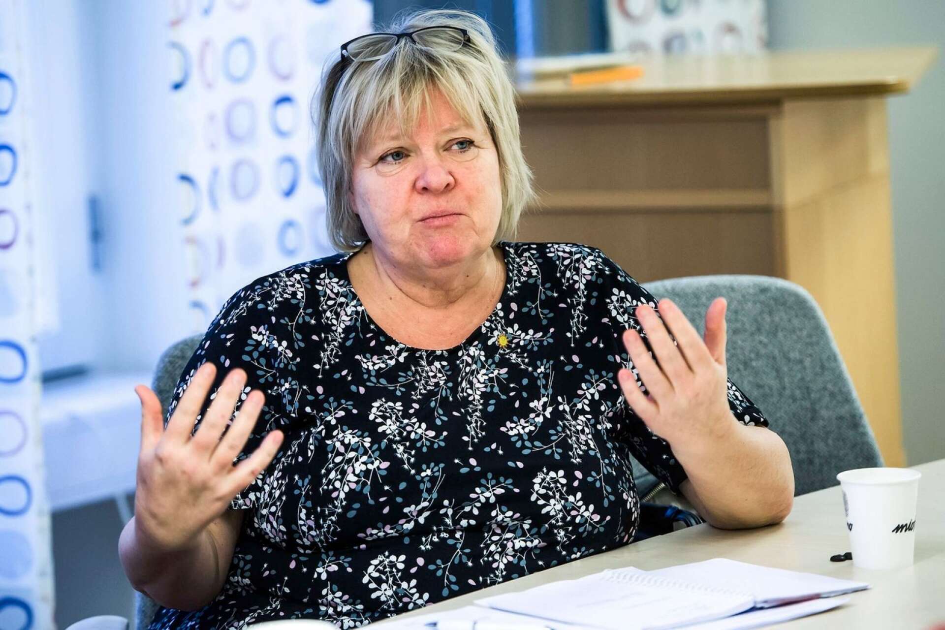 Monica Persson, socialdirektör på Karlstads kommun, kan konstatera att arbetsmarknads- och socialnämnden åter går med plusresultat. Det är andra gången på de tre senaste åren.