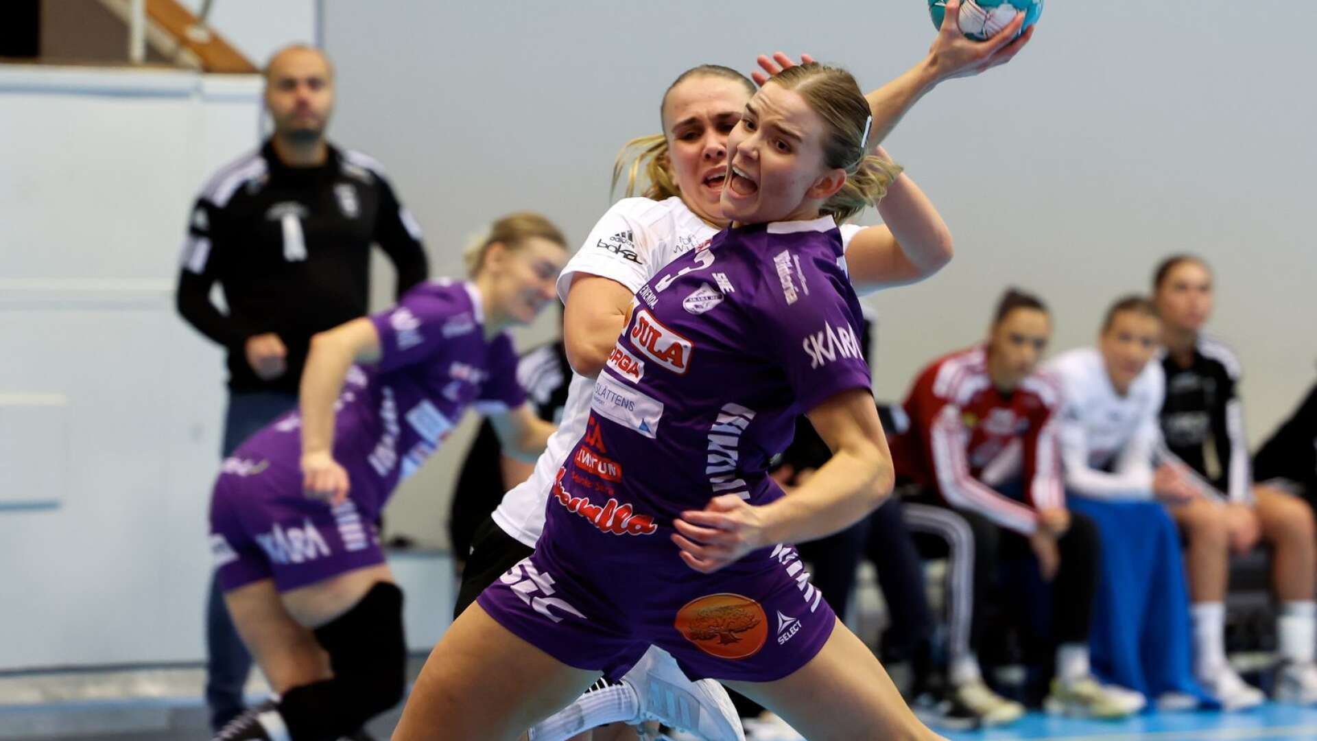 Aldis Heimisdottir och hennes Skara HF kommer att sluta sjua den här säsongen, om tränarna i Handbollsligan har rätt.
