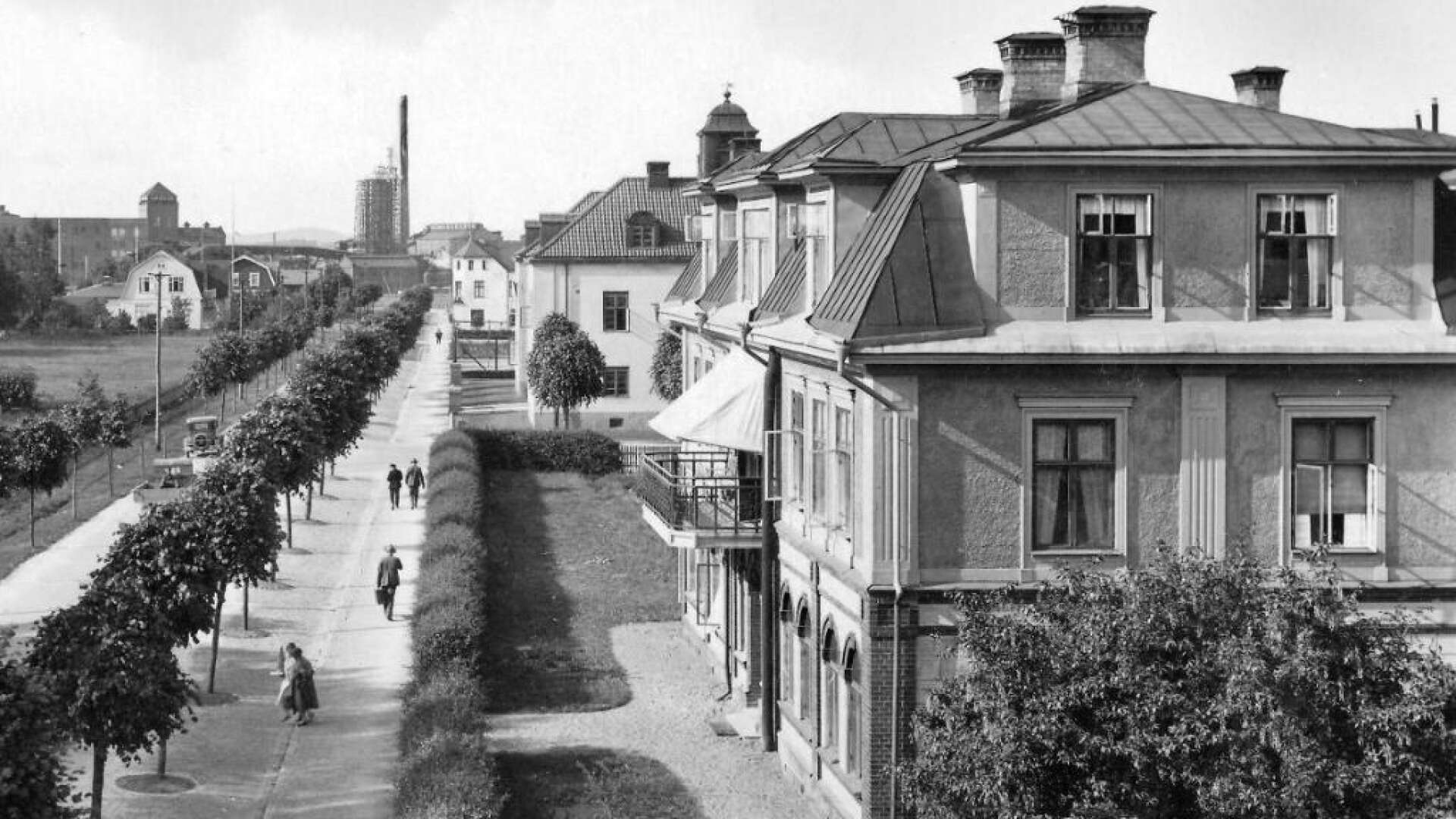 På 1930-talet öppnade Gillberga Pastorats Sparbank i Bäärnhielmshuset. Verksamheten pågick där i drygt två decennier. En omfattande förskingring blev slutet för banken. Bäärnhielmshuset ägdes under en stor del av 1900-talet av Billeruds AB, som där också hade flera olika förvaltningar.