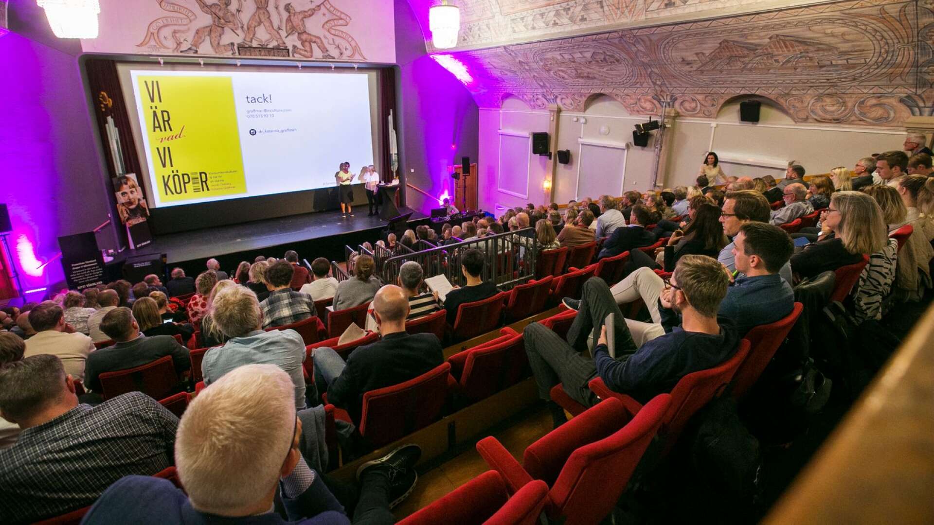 På torsdagen hölls uppstartskonferensen för Värmlandsstrategin 2040 i Folkets hus i Skoghall. På plats fanns bland annat deltagare från Region Värmland, länets kommuner, olika myndigheter samt representanter för näringslivet.