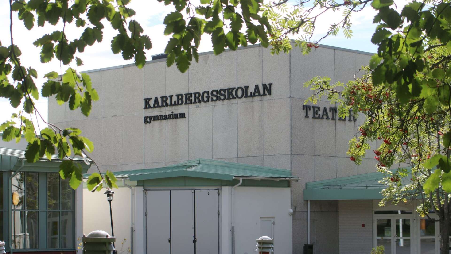 I enighet med Folkhälsomyndighetens rekommendationer stänger Åmåls kommun Karlbergsgymnasiet och vuxenutbildningen med start på onsdag. 