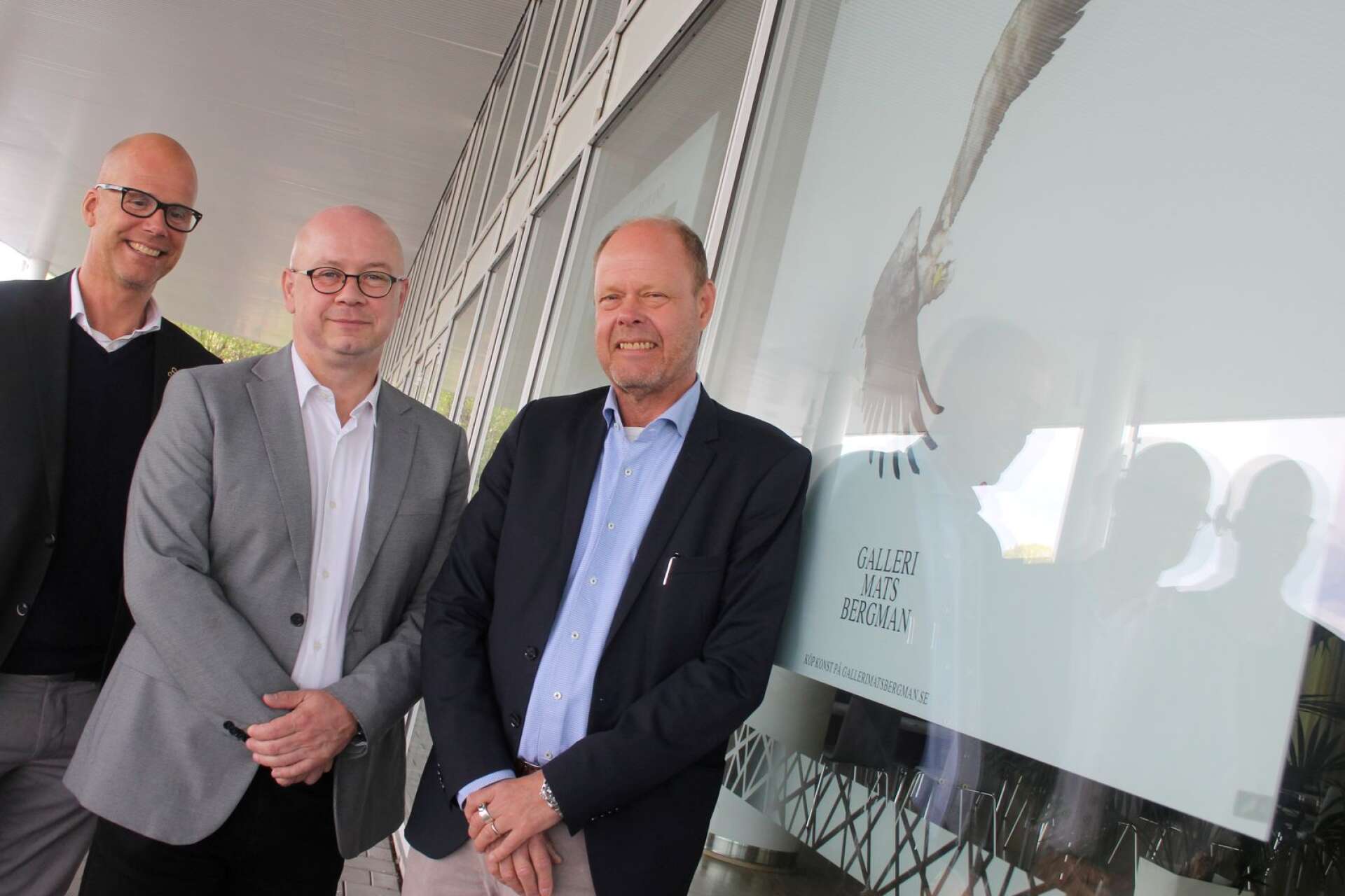 Carl Hallgren, Mattias Nord och Mats Bergman visar konst i skyltfönstren på Karlstad CCC.