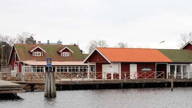 Idas brygga i Karlsborg är försatt i konkurs. En sammanräkning av skulderna visar att de uppgår till över tio miljoner kronor.