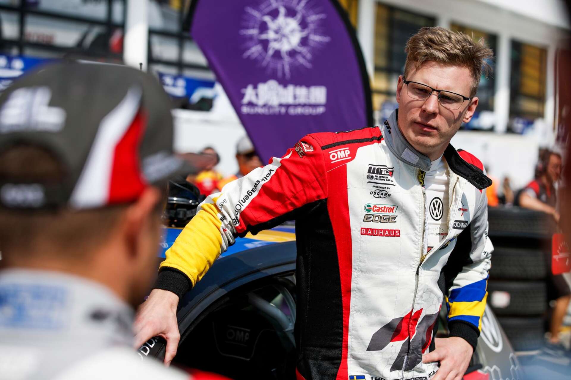 Johan Kristoffersson, elva i WTCR-mästerskapet, är plötsligt utan arbetsgivare 2020 då Volkswagen valt att lägga ner all icke elidriven motorsportssatsning.