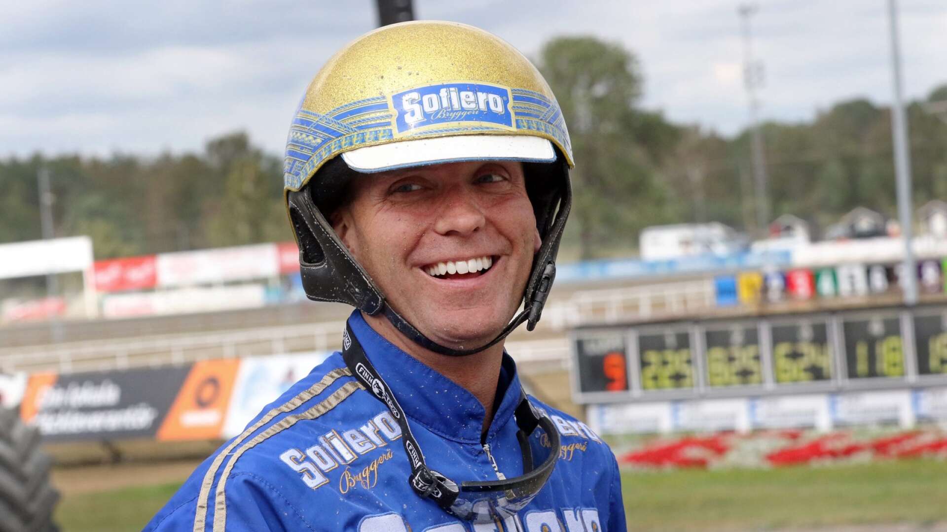 Björn Goop kör nio lopp på Åmålstravet 10 juli och har med sig fem egentränade hästar.