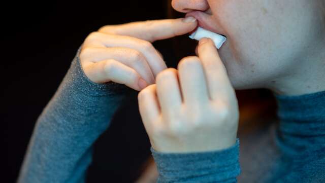 Att fler väljer snus framför cigaretter är bra för folkhälsan, menar debattören.