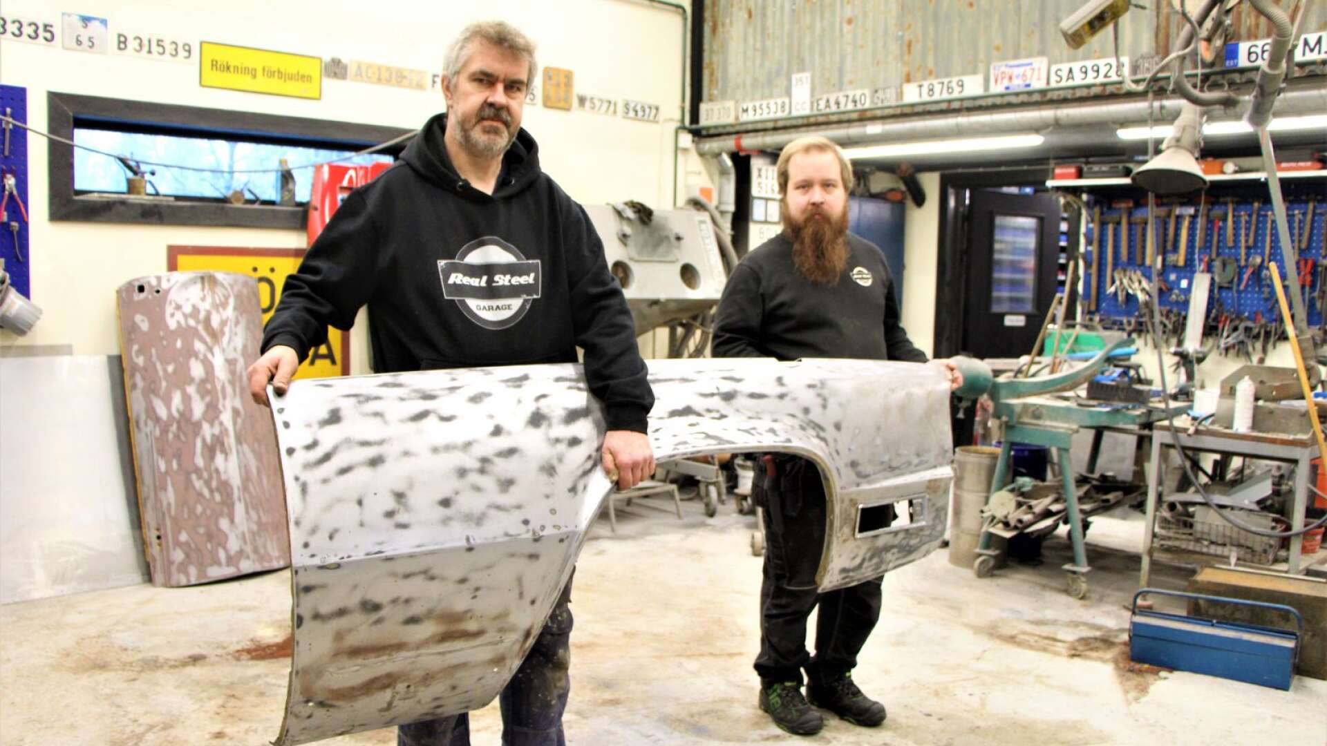 Jörgen och Dan Nilsson satsade på Real Steel Garage i Rådom för två år sedan.