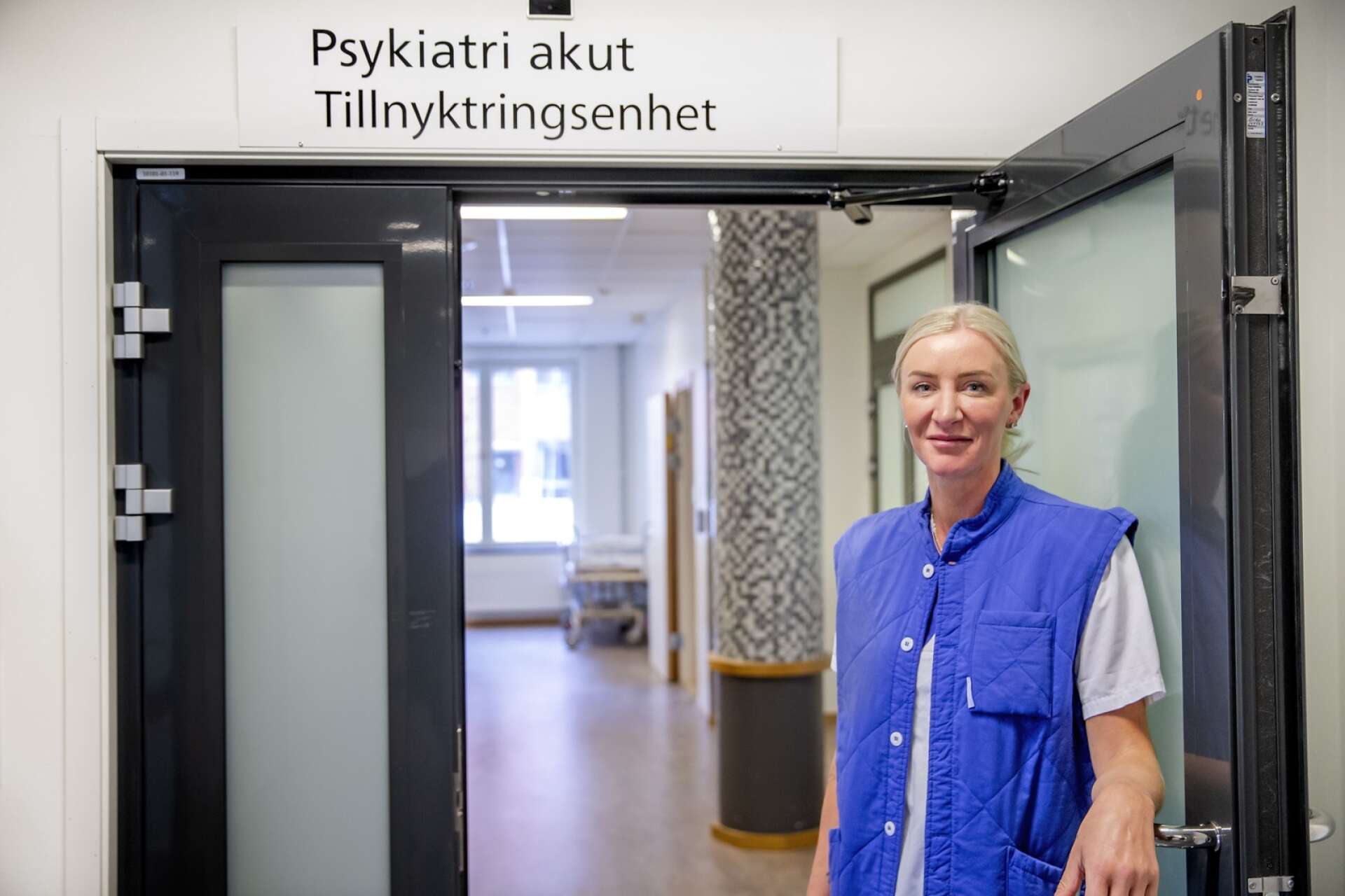 VF har fått följa med in på psykiatriakuten.Josefin Björck, avdelningschef för den psykiatriska akutmottagningen och slutenvården.