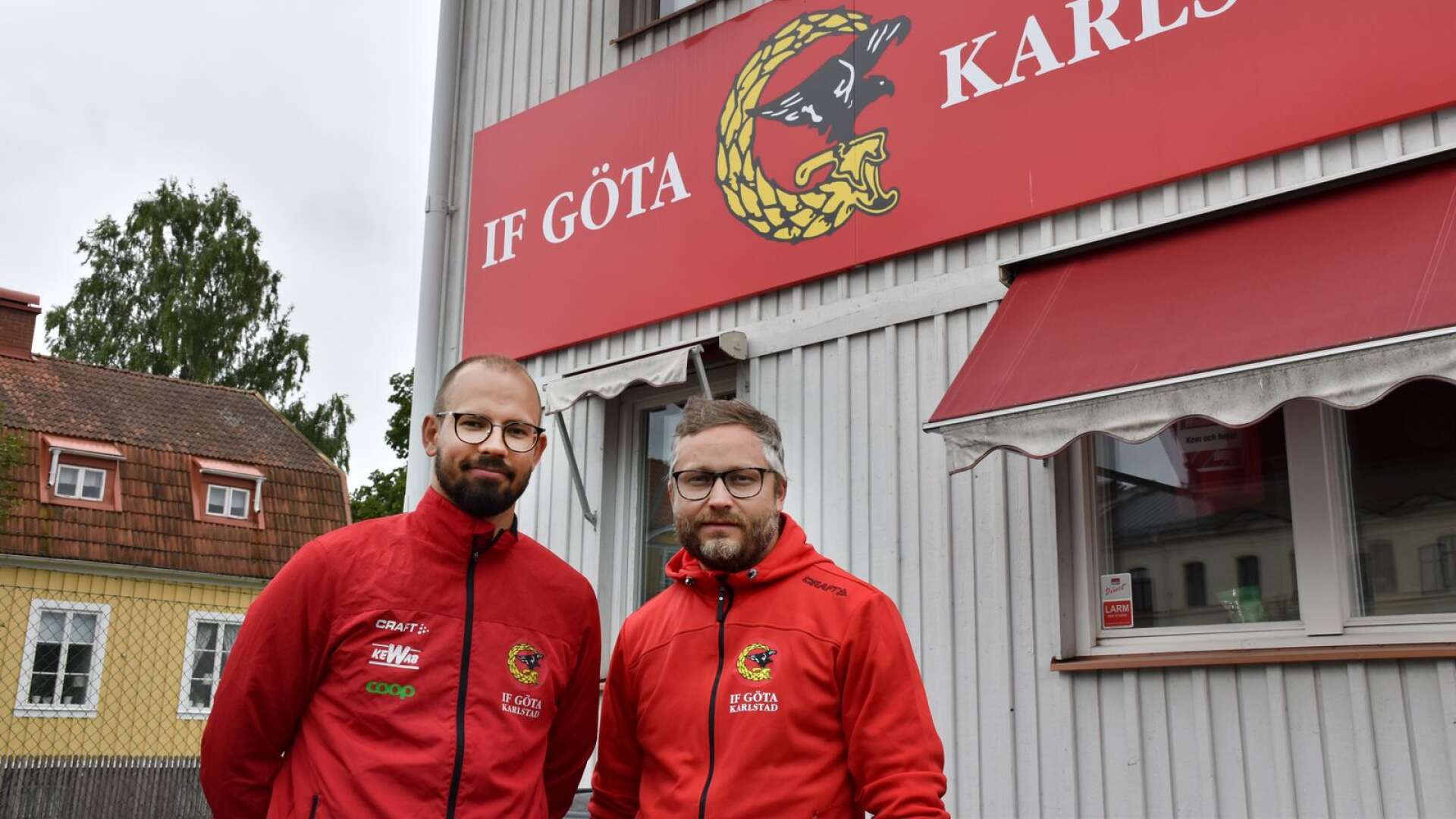 Götas huvudtränare Felix Siljebäck (vänster) och sportchefen Johan Engberg.