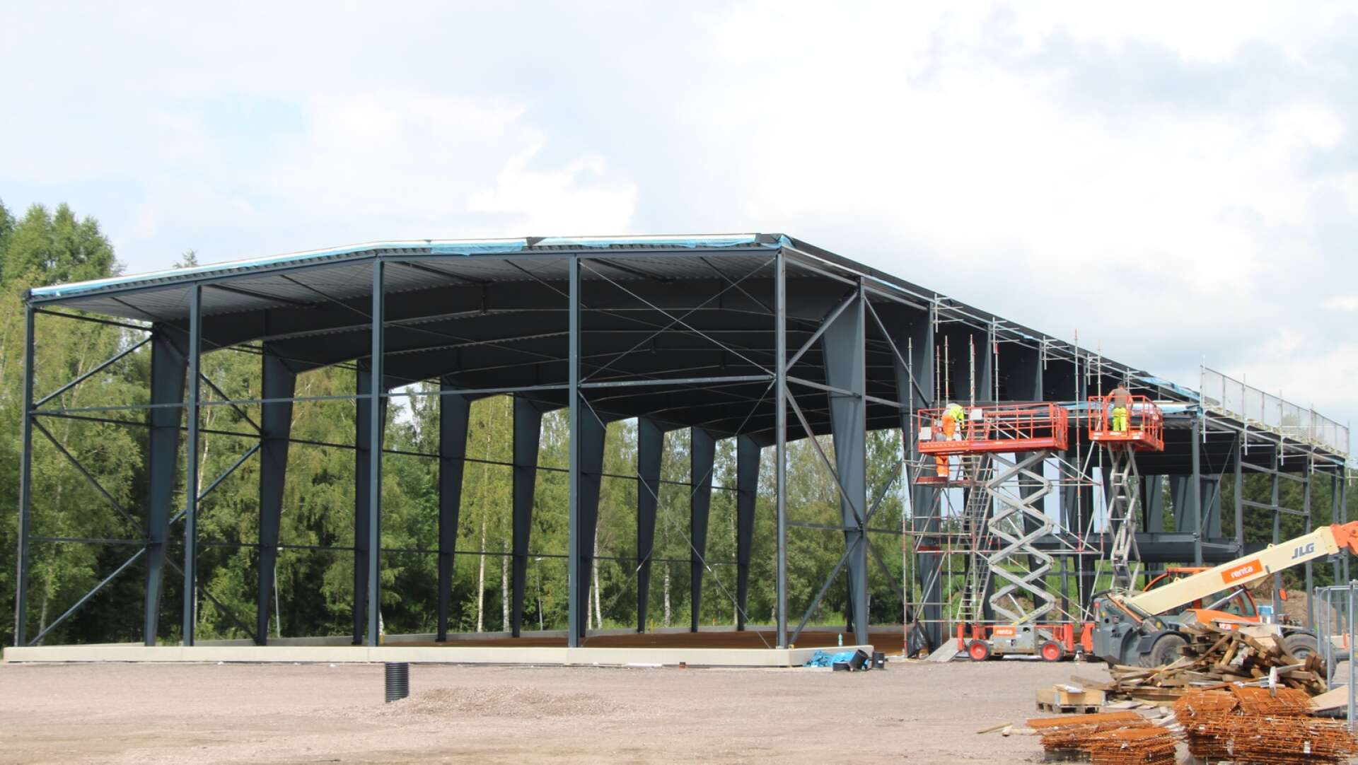 Bygget av Otterbäckens padelcenter är i full gång och beräknas vara klart 29 september.