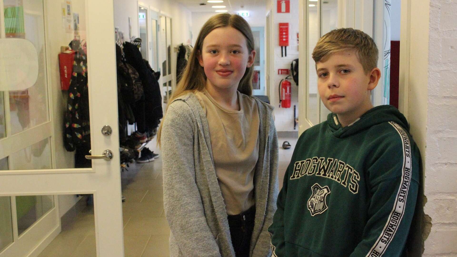 Svea Floberg och Theodor Jörgensen går på Levene skola och de tänker vara med i den andra upplagan av femmornas novelltävling.