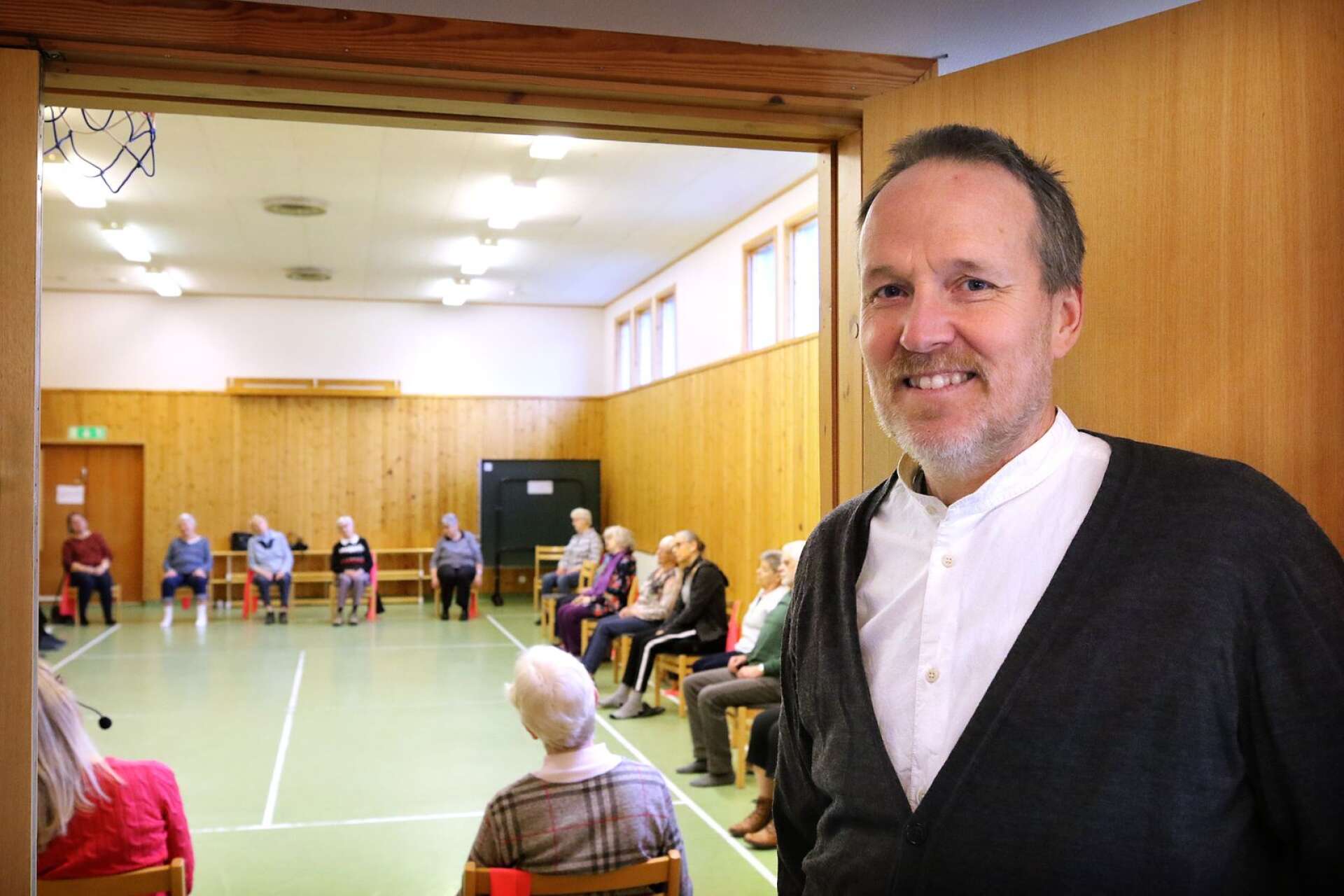 Otto Ernvik, pastor i Korskyrkan i Mariestad, berättar om församlingens vårkonsert för Ukraina på lördag. Då samlar de in pengar till Läkarmissionens arbete för att stötta Ukrainaflyktingar.