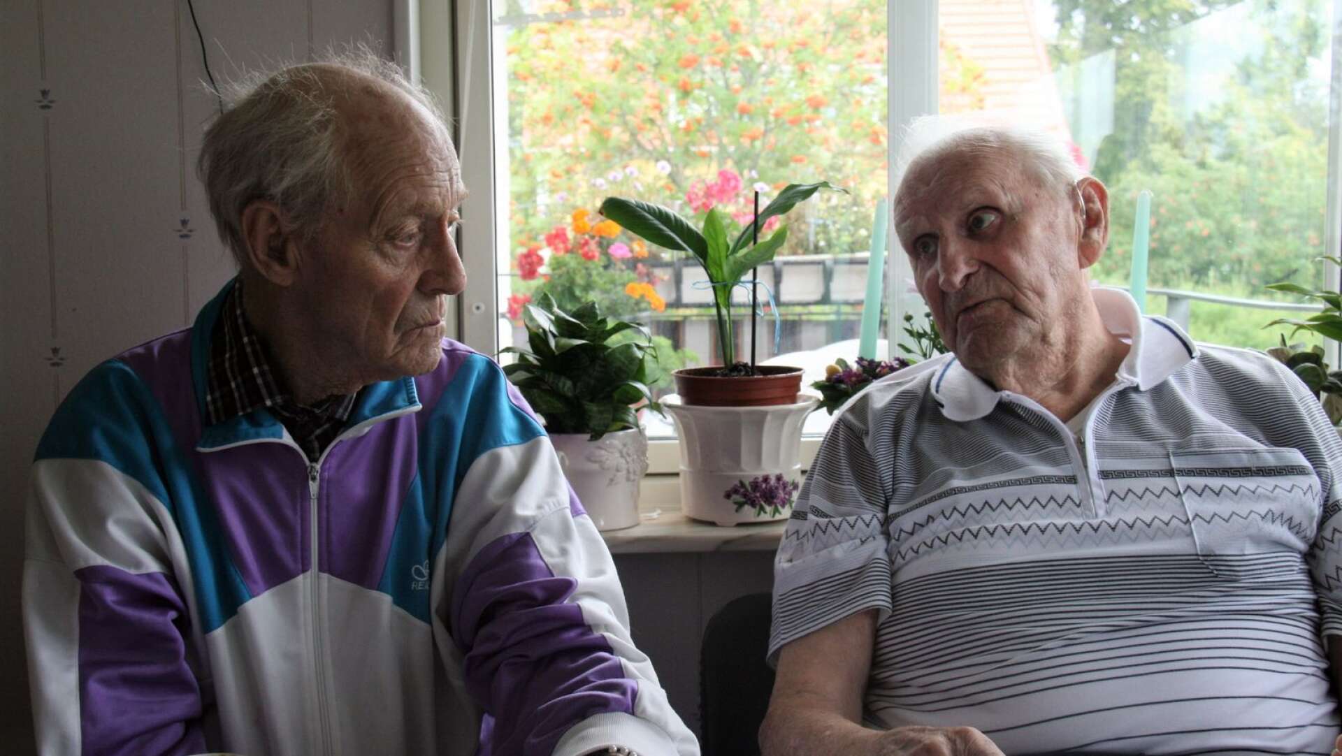 Lumparkompisarna Verner Karlson och Holger Erlandsson, båda 98 år återsågs efter 75 år. Det var många minnen som kom upp från tiden i Karlstad och Charlottenberg.