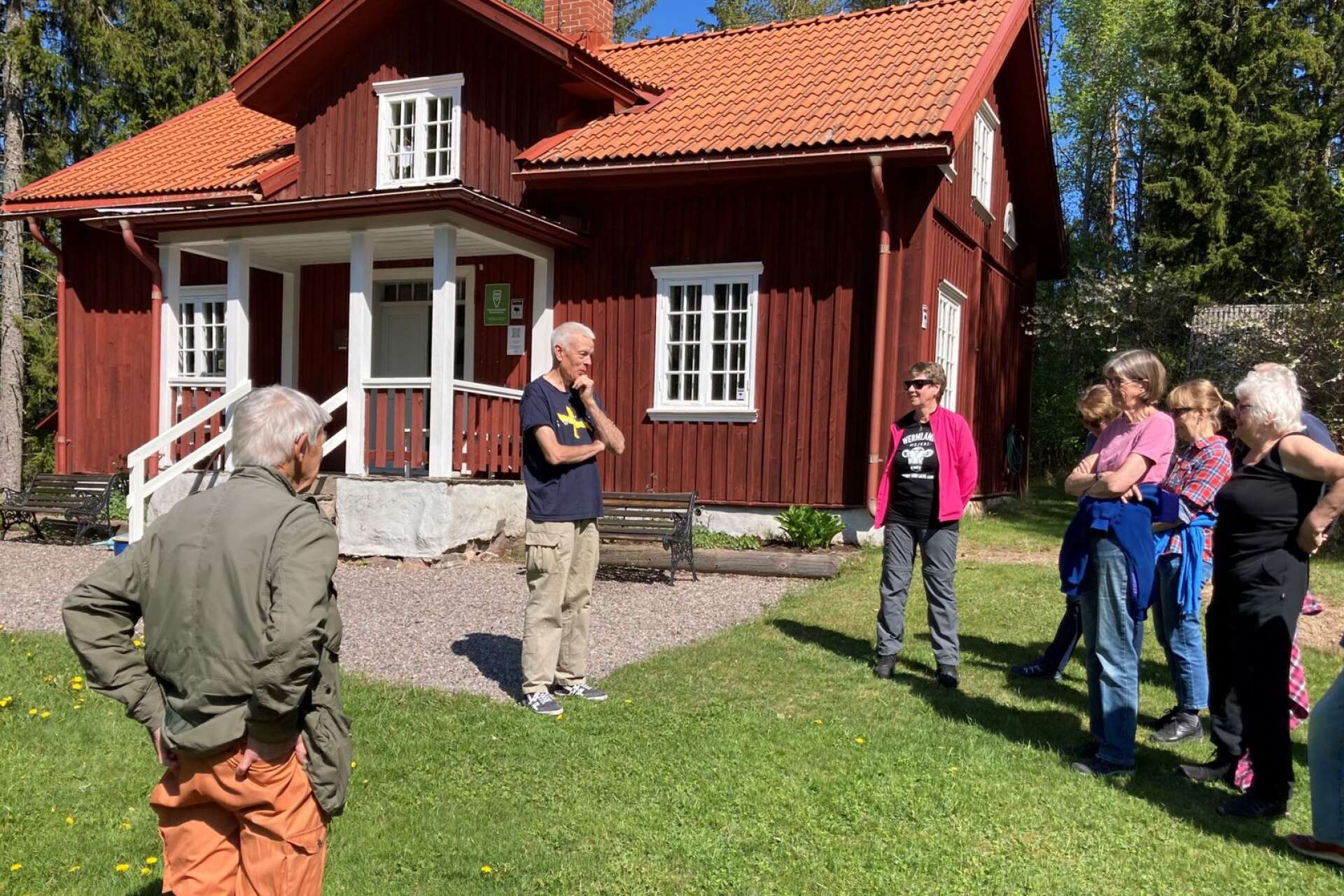 Erik Lindberg hälsade välkommen till LM Ericssons hem i Nordtomta Ford, Värmskog.

