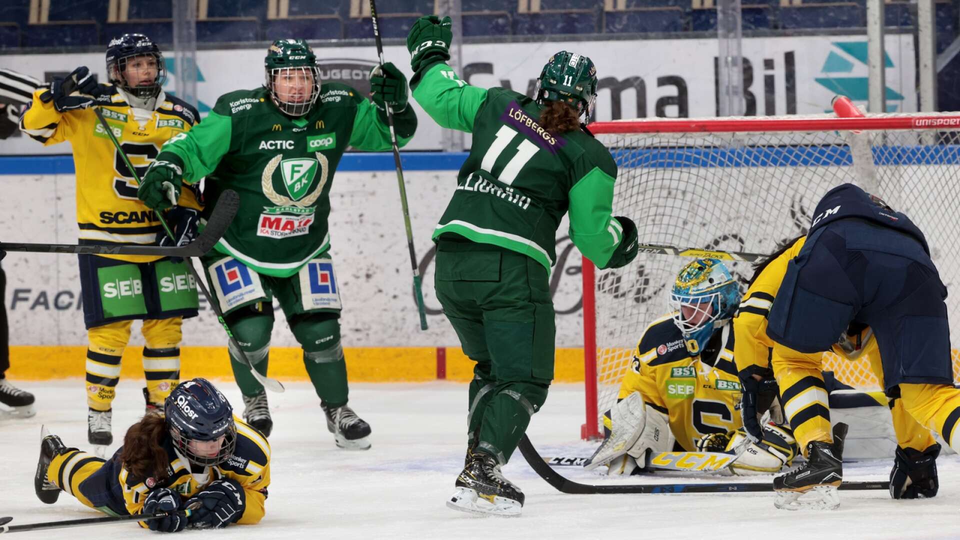 Färjestads Josefin Lindström assisterade Esteri Kalliomäki till 1–1-kvitteringen hemma mot Södertälje.