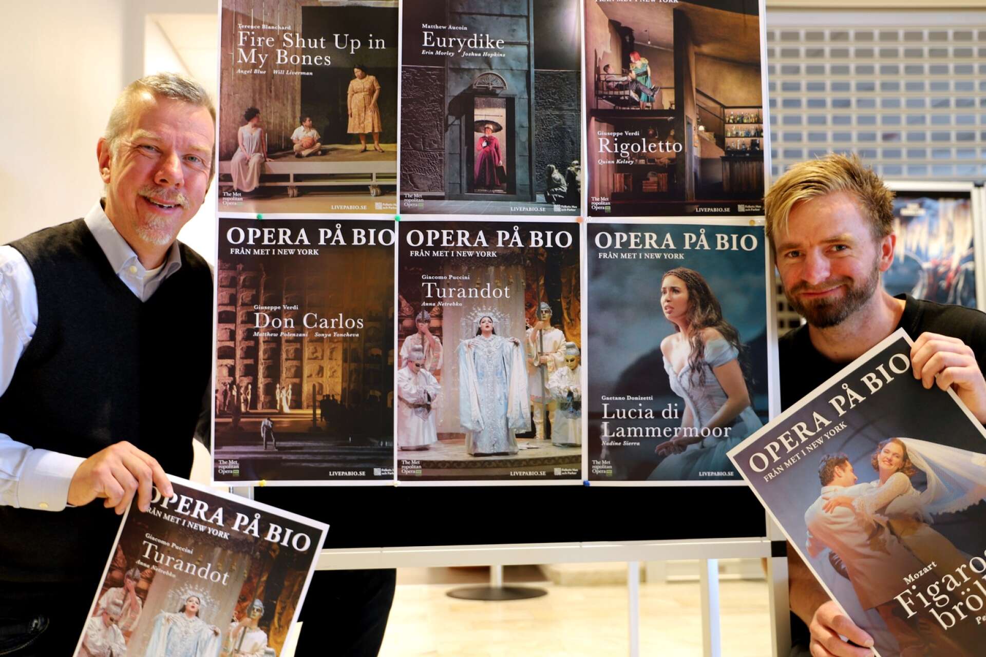 Göran Dahlberg och Mattias Karlsson har hjälpts åt att ta välja ut vilka operor som ska visas. En musikal ska det också bli och många stjärnor, från svenska Peter Mattei till ryska Anna Netrebko.