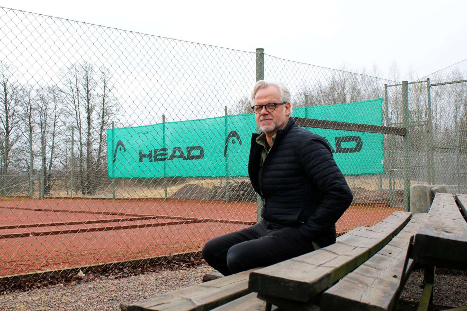 Per-Åke Grunnan är glad över de nya padelbanorna och tror att det kan stärka tennisverksamheten ytterligare. 