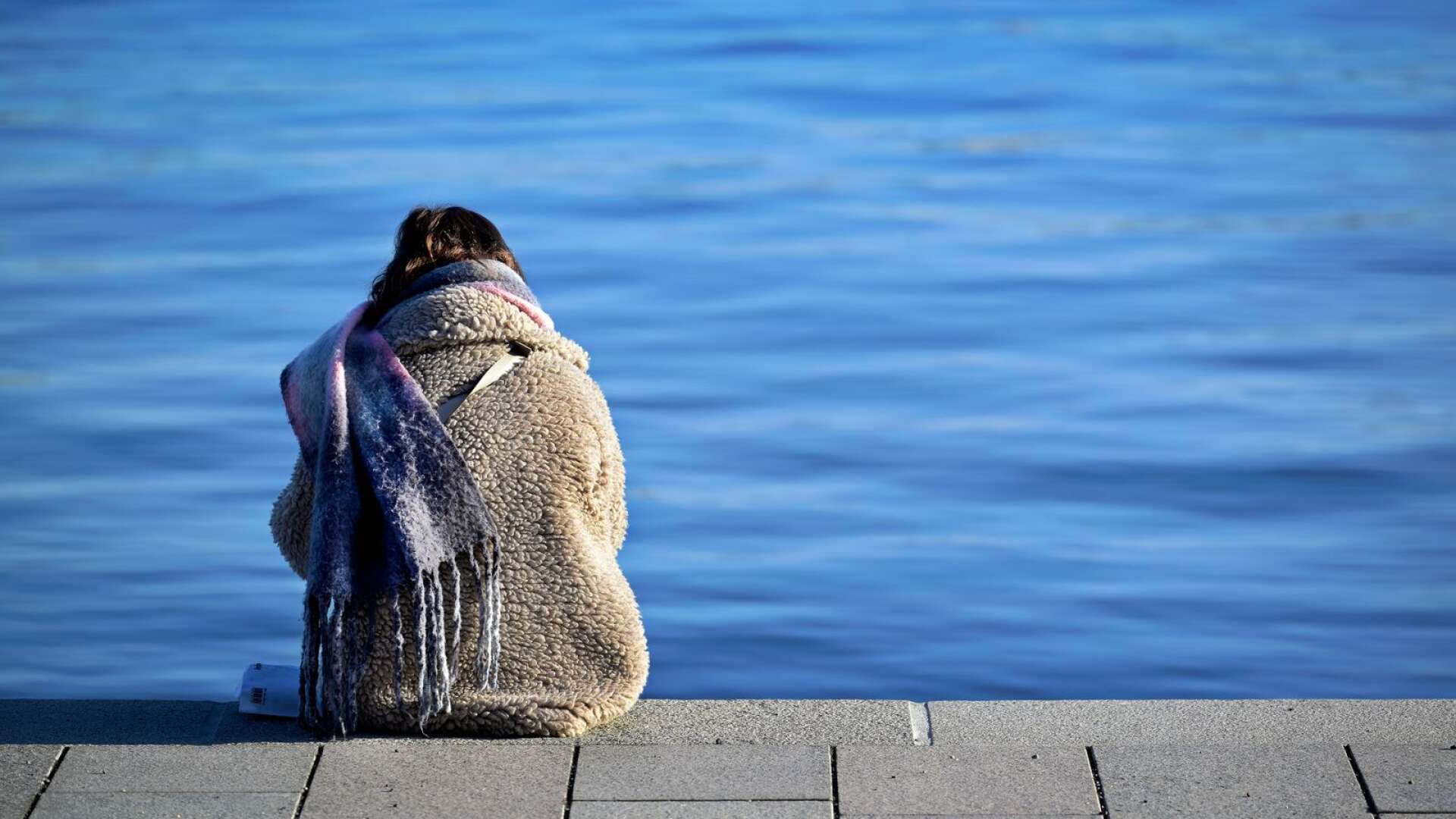 Ofrivillig ensamhet tär på både den psykiska och fysiska hälsan och forskning visar att det är lika skadligt som rökning, skriver Kjell-Arne Ottosson, Sara Kihlström och Elisabeth Kihlström.