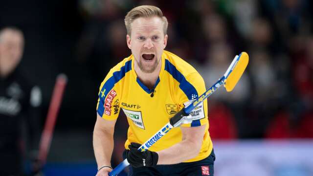 Det är färdigspelat i VM för Sverige med skipper Niklas Edin.