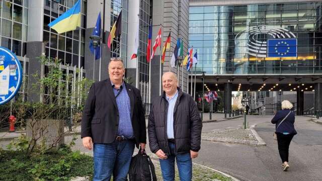 Lars-Göran Svensson (S) och Anders ”Pingis” Karlsson (S) besökte nyligen Europaparlamentet i Bryssel. 