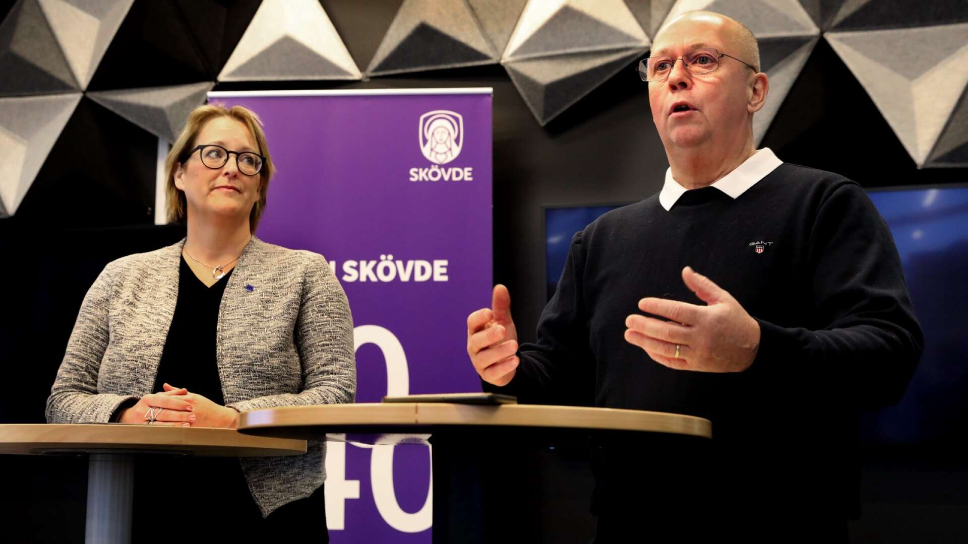 Skövde AIK och ordföranden Lennart Ek är nöjda med kommunens besked och  känner en lättnad att en ny konstgräsplan kommer att anläggas på Södermalms IP under våren.