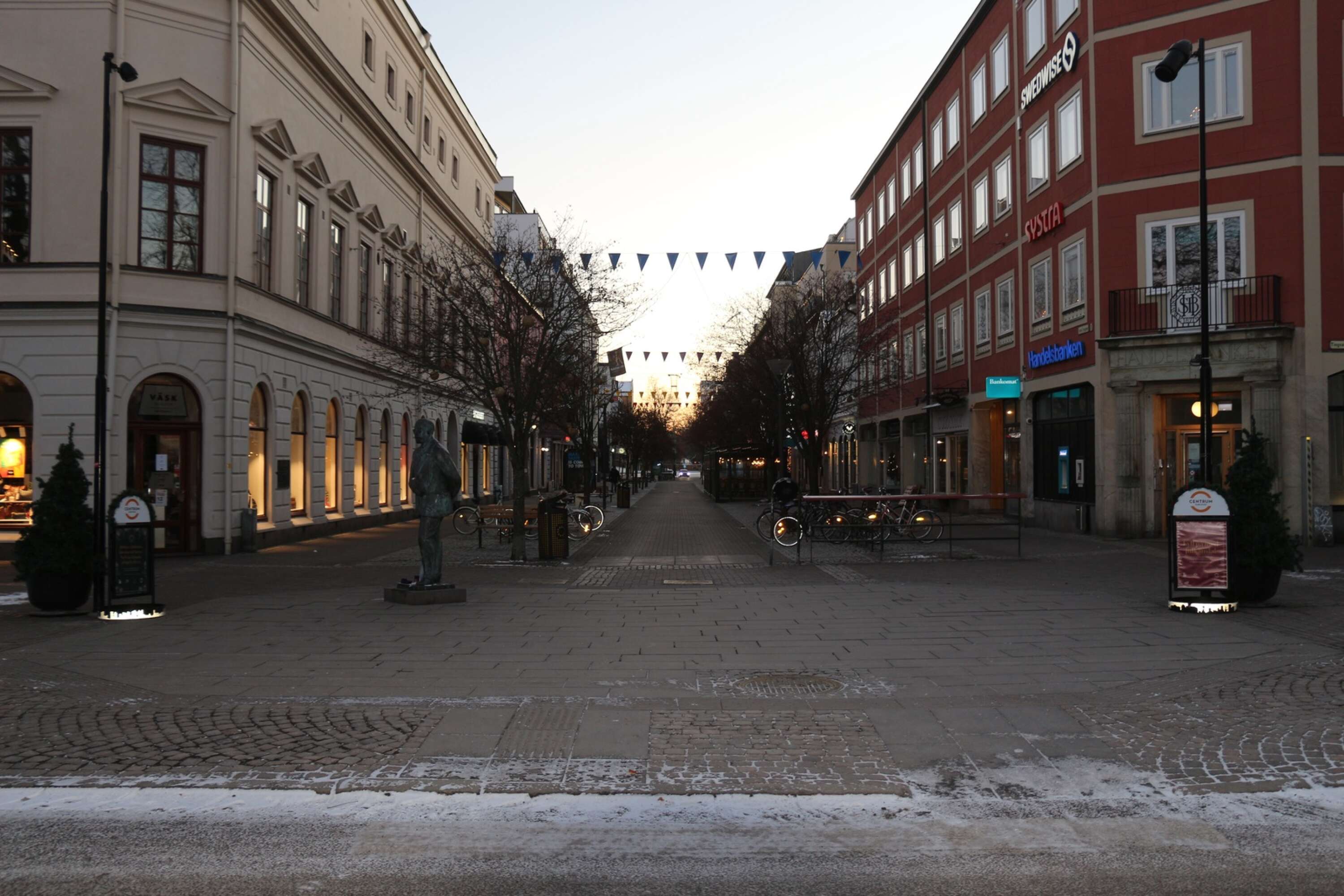 Västra torggatan ekade tom samtidigt som Kalle Anka visades på tv.