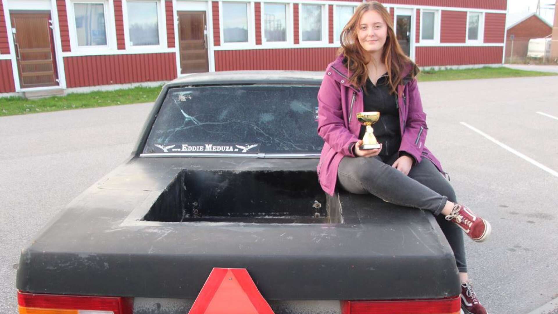 Nåmi Lemmings epa-traktor är full av repor. Dessa hjälpte henne att vinna ett ovanligt pris.