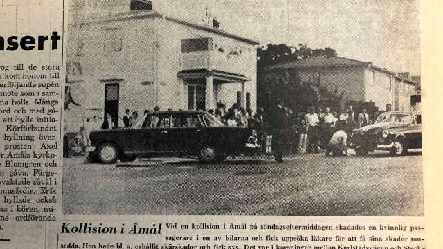 Även för 50 år sedan blev det missuppfattningar i trafiken. I augusti 1971 smällde två bilar ihop i korsningen vid Karlstadsvägen och Steckseniigatan och enligt bilden har många nyfikna samlats vid platsen.